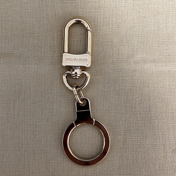 *Authentic*Louis Vuitton
White Monogram Multicolore Coated Canvas Pochette - Picture 11 of 16